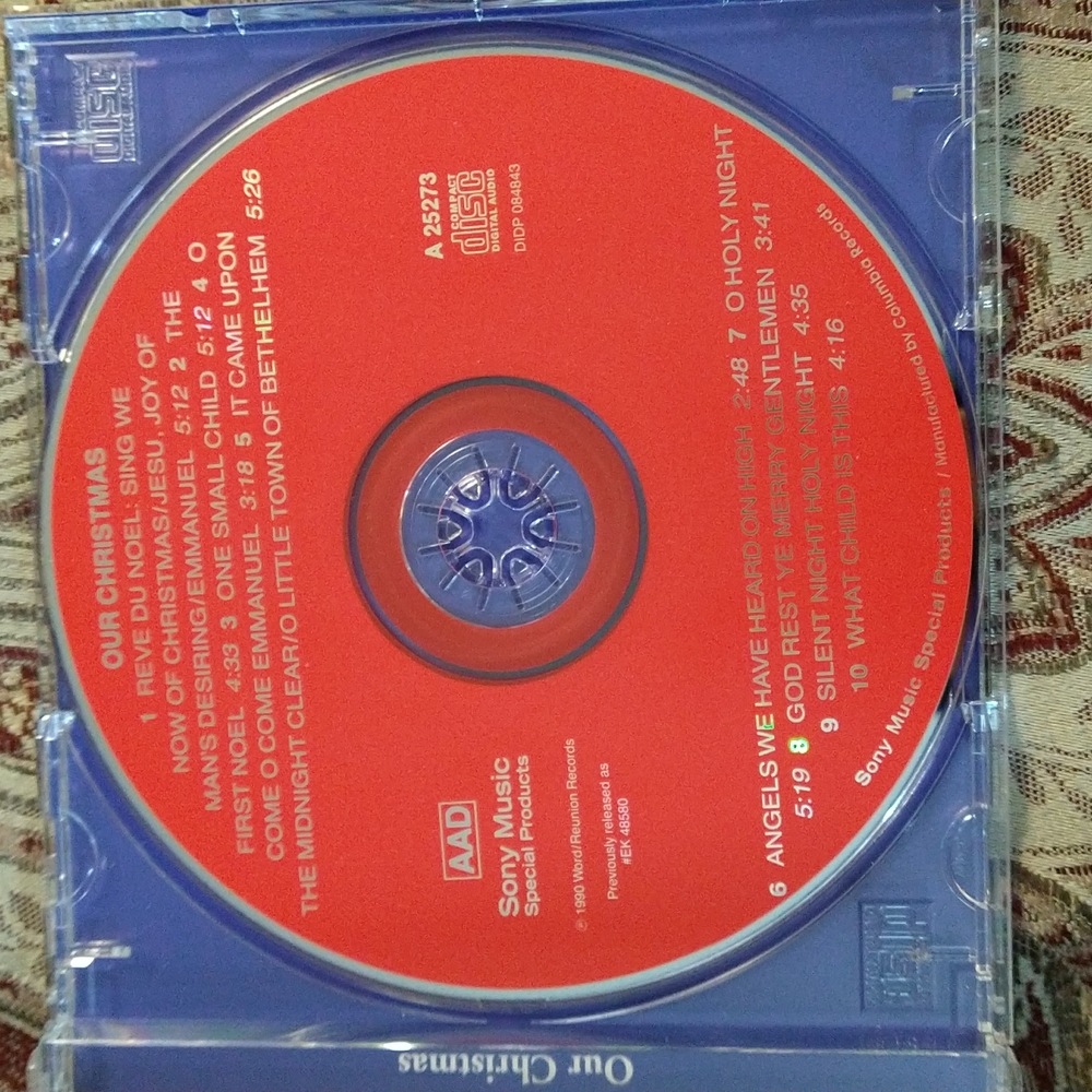 Our Christmas CD music 🎶 🎄 - Picture 3 of 6